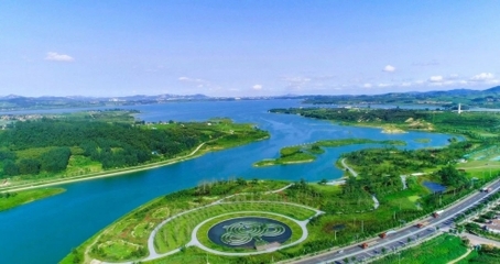 日照市生態(tài)環(huán)境局 環(huán)保新聞 《經(jīng)濟(jì)日?qǐng)?bào)》點(diǎn)贊山東日照 生態(tài)環(huán)境導(dǎo)向開發(fā)模式迎新規(guī)